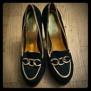 Gold and black heels pumps